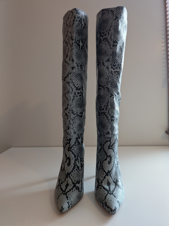 Steve Madden Shoes - Steve Madden Kimari snake-print boots